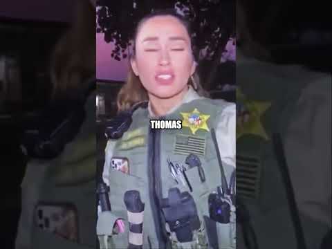 Esta oficial quedó en ridículo con su supervisor.