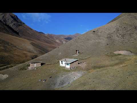 Abandoned house as a shelter for the night, Solo survival overnight in the wilderness