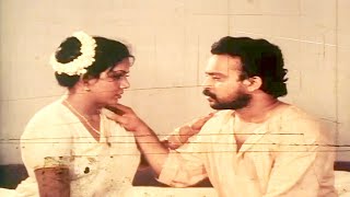 கணவனுக்கு தெரியாமல் அவனின் நண்பனுடன் தனிமையில் உல்லாசமாக இருக்கும் மனைவி..! | TAMIL MOVIE SCENES |