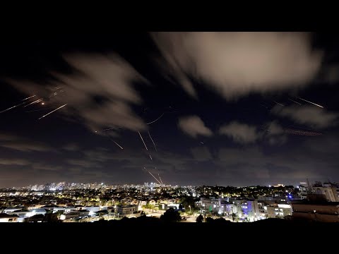 Irão lança novo ataque com mísseis contra Israel