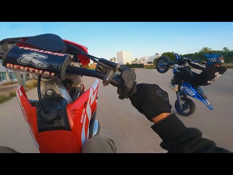 HACIENDO WHEELIES EN SUPERMOTARD | HUSQVARNA 450 VS HONDA 125