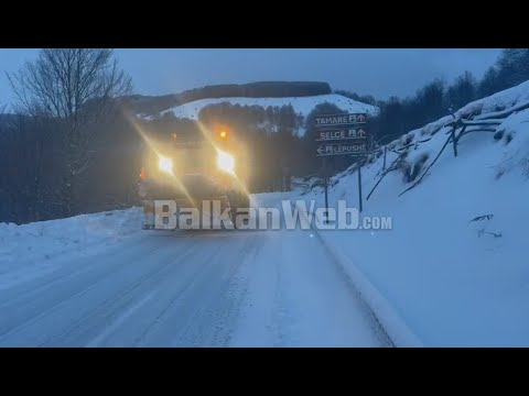 Reshje borë në Shkodër, qarkullimi pa probleme drejt Thethit e Bogës! Borëpastrueset në terren