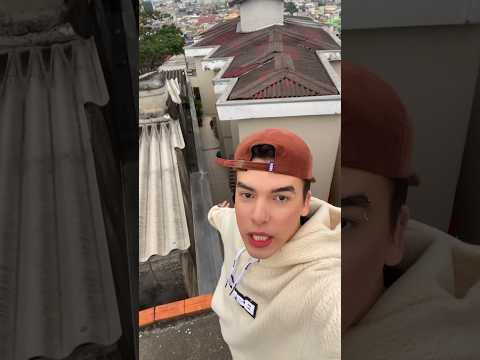 Vou entrar dentro da caixa de água dela