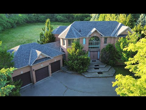 Exploring Vince Carter’s ABANDONED $4,000,000 1990’s Party Mansion