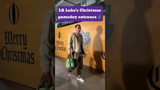 Luka's Christmas entrance 🎄 #nba #lakers #lukadoncic #christmas