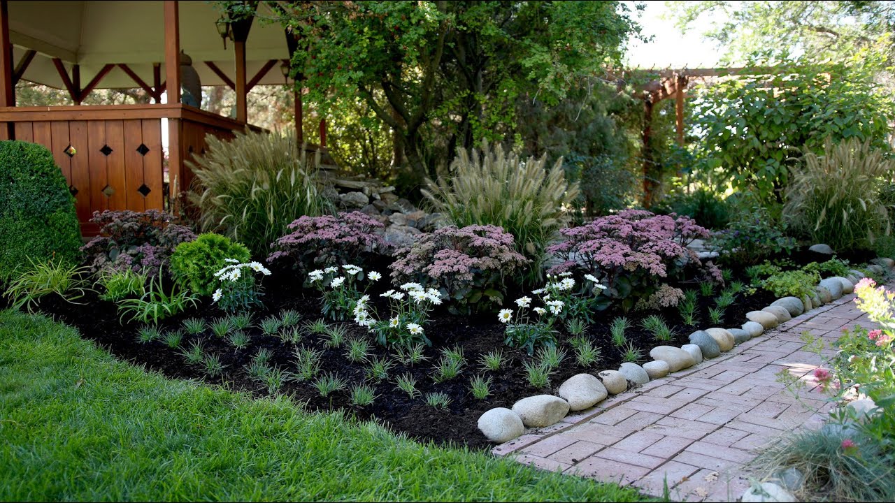 Landscape Makeover Part 2 // Bulbs and Drip Trube