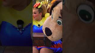 ¿Que tendrá el cofre? Video completo en nuestro canal - Bely y Beto