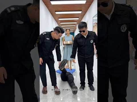 La pobre chica resulta ser honesta. 馃槺馃く