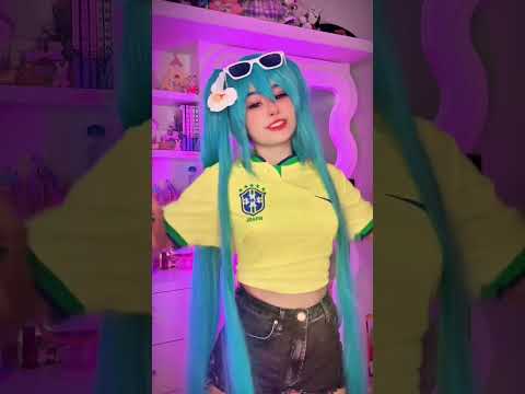 HATSUNE MIKU NA VIDA REAL 😆 #roblox #memesbr #engraçado #micup #fyp
