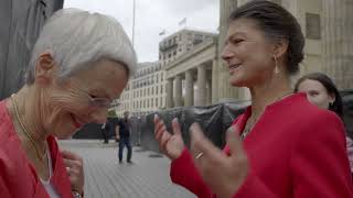 Aufstehen für den Frieden - vor und hinter den Kulissen einer Großdemo. Ein Film von Ralf Eger
