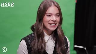 Hailee Steinfeld fazendo teste para a Marvel no Comedy Central. [LEGENDADO | PT-BR]