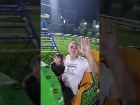 Mit Papa meine Brüder und Cousine,es war sehr schön es hat Spaß gemacht auf dem Drachen zu fahren 🤗👋
