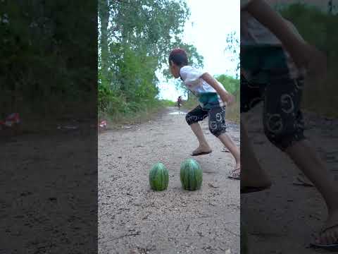 Survival Skills WOW SIMPEL And USEFUL FOUND Watermelon in Forest #survival #forest #outdoor