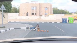 طفل معاقه يسقط منها الفاكها وسبب كان صادم؟؟