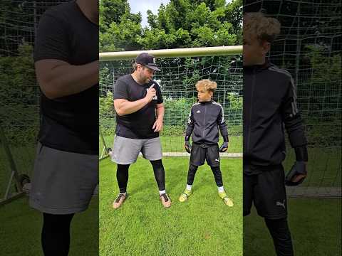 Not this ❌️ Do this ✅️ ‼️ Fun with @JUSTUSGOALKEEPERS #football #goalkeeper