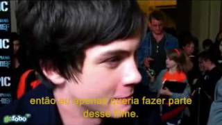Entrevista no Tapete Vermelho [LEGENDADO] www.loganlerman.com.br