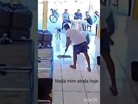 até caindo é motivo de alegria! quando se vive leve !!