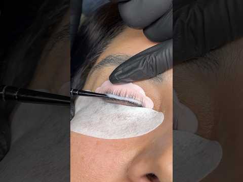Lash lift #lashes #tutorial #beautiful #youtubeshorts #youtube #eyelashes
