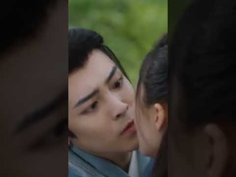 Accidentally kissed!!#shorts   #agirllikeme #我就是这般女子 #houminghao    #guanxiaotong#关晓彤#侯明昊