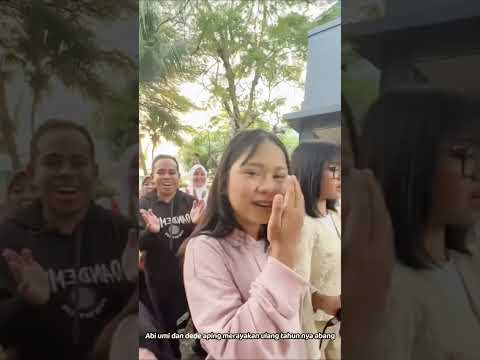 merayakan ulang tahun nya abang abi umi dan dede aping