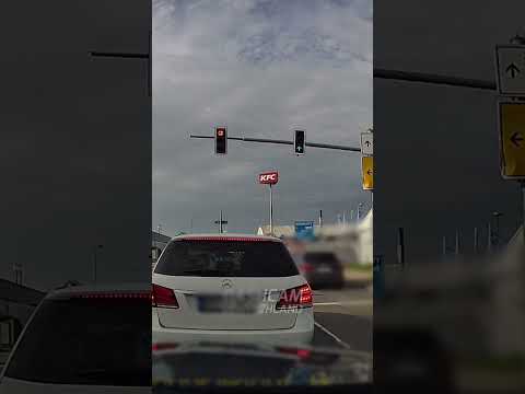Ich glaube, das passiert öfter als manch einer denkt.. | Dashcam Deutschland | #dashcam #shorts