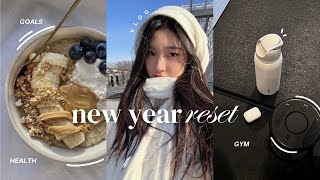 2025 reset vlog: trying pilates, new year resolution & regrets, sibling date, xmas haul, garden trip