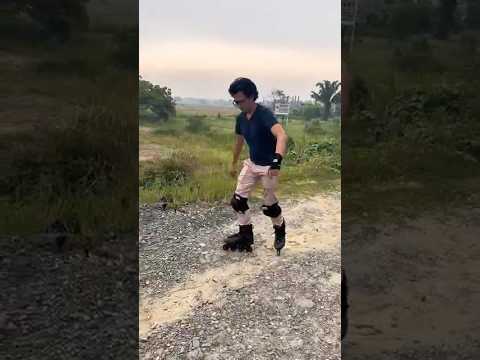 Main sepatu roda sampe kaki lemes