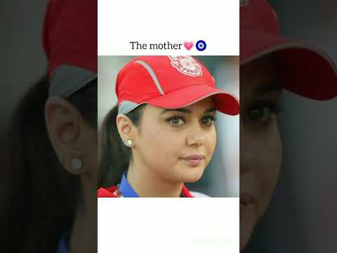 they are not real mother daughter #preityzinta #bollywood #aneetpadda #saiyaara #ytshorts #r #reels