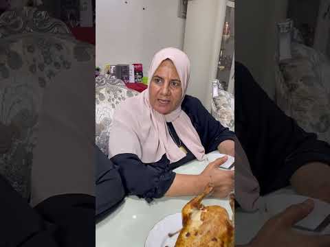 مـنـع مرات اخوة من الاكل بـسـ ـبب انها مش لابسه حجاب
