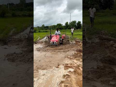 Mahindra tractor stuck #shorts #trending #tractor