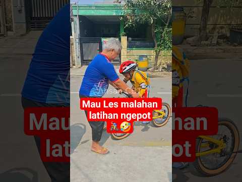 Mau Les malahan latihan ngepot🚴‍♂️🤣#shorts#shortvideo#sepeda#ahsan