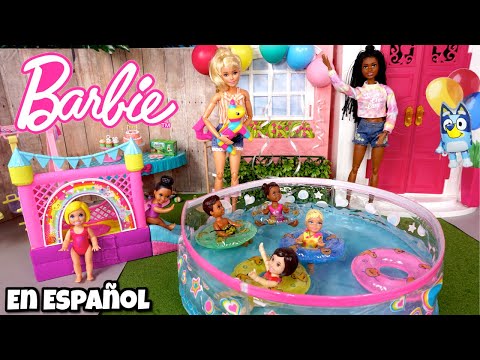 Familia Barbe & Ken Juegan en Fiesta de Piscina