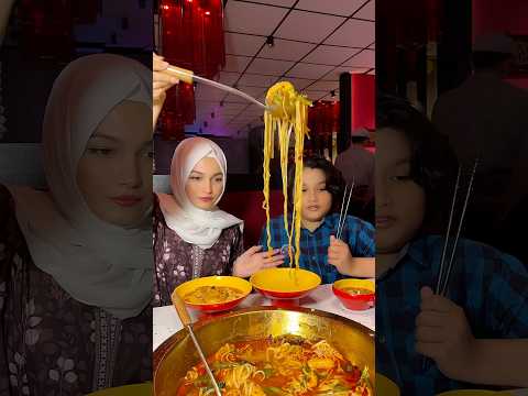 Next hotpot Karachi mai knsa try krun?||#foryou #hotpot #youtubeshorts #food