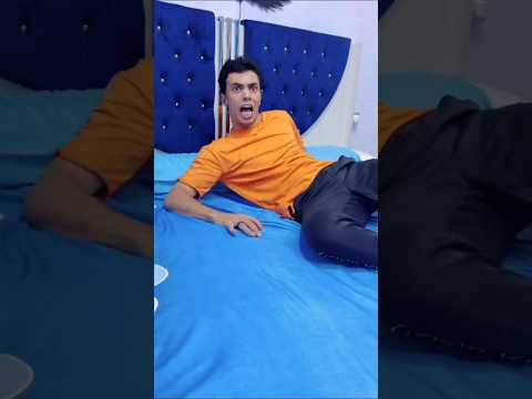 لما اخوك الصغير يصحيك علشان تروح المدرسه😂😂