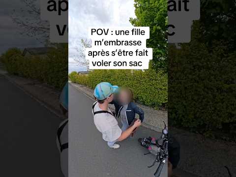 Une fille m’embrasse après s’être fait voler son sac🤯 J’en ai bien profité 😅 #fille #trotinette