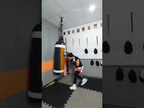 Knock-out Mike Tyson Combo ? #boxing #hienboxingday #tutorial #learnboxing  #motivation  #viral