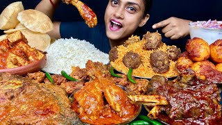 Eating Soya Biryani Mutton Curry Fish Curry Chicken Curry Egg Curry Pakora Puri Paneer ButterMasala 
