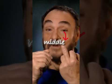 John Rhys Davies lost a finger during Lord of the Rings?! #shorts #gimli #peterjackson #lotr