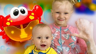 Bath Song - A funny song for children / Nastya y Senya
