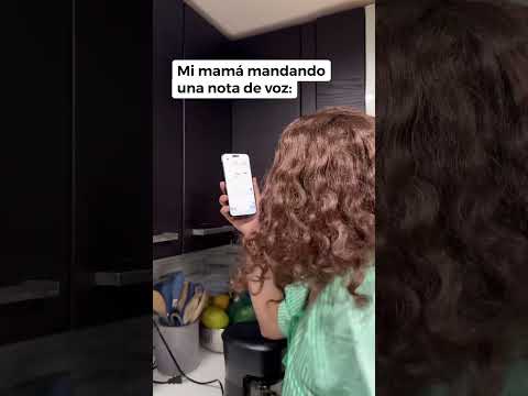 Mi mamá mandando una nota de voz