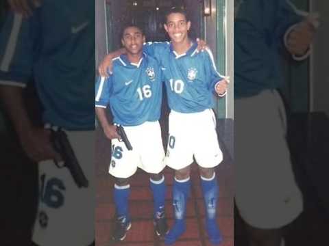Em tom de humor, a bola fazia samba nos anos 2000 #selecaobrasileira #seleçaoraiz