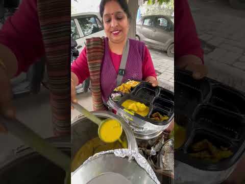 150/- रुपए में Delhi की फेमस महाराजा थाली 🤩 भारत का सबसे सस्ता खाना 😍#streetfood #trending #viral