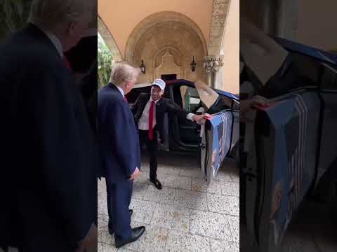 إيلون ماسك يهدي رئيس الولايات المتحده الامريكية ترامب سيارة تيسلا الجديدة#شورت