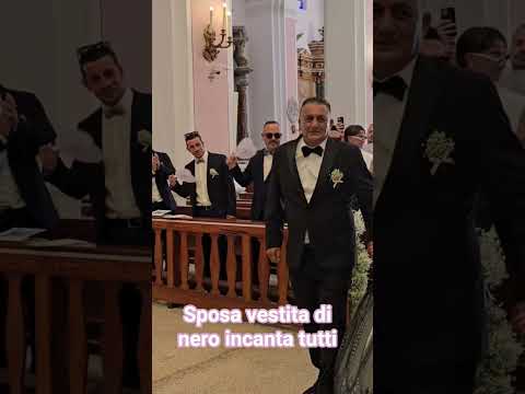 carmen incanta tutti col suo abito da sposa nero! #wedding #bridesmaids #bridemaid #matrimonio
