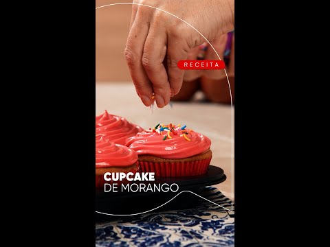 CUPCAKE DE MORANGO - RECEITA SIMPLIFICA