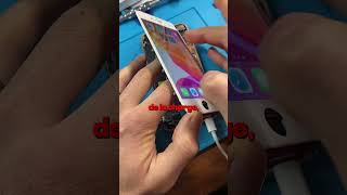 Comment tester une prise de charge d'iPhone sans la monter  #reparation #smartphone #iphone #astuce