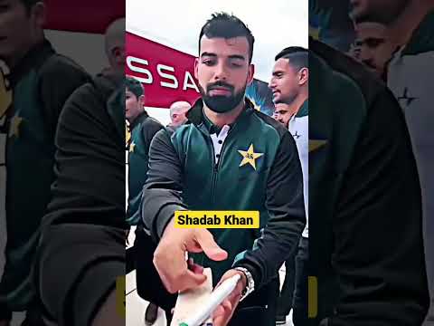 Shadab Khan funny Autograph | Funny Girl | #funny #funnyvideo #shadabkhan #pakistanicricket #shorts