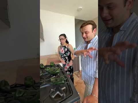 Así es como tatemamos chiles y preparamos la comida