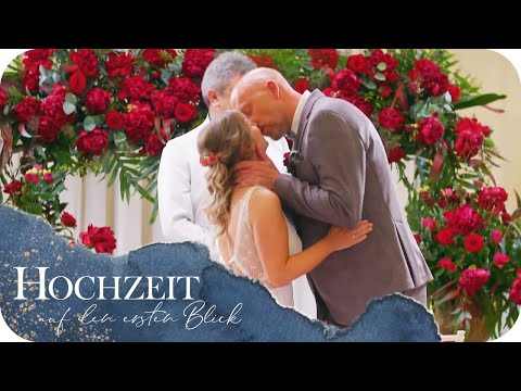 Das Jawort sorgt für Tränen - Michaela & Oliver berühren alle | Hochzeit auf den ersten Blick | SAT1