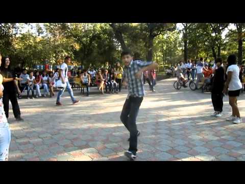 Dance With The Life de S K Letra y Video
